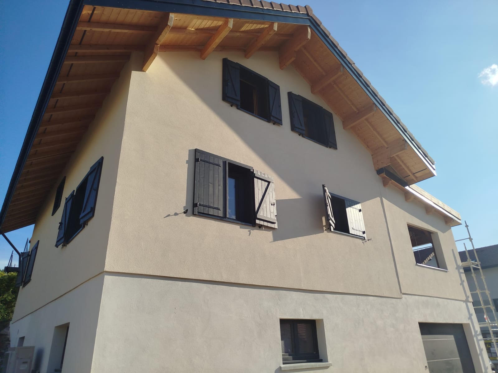 2 isolation - après 2 -photo-facade-maison-ravalement-fini-avec-ite