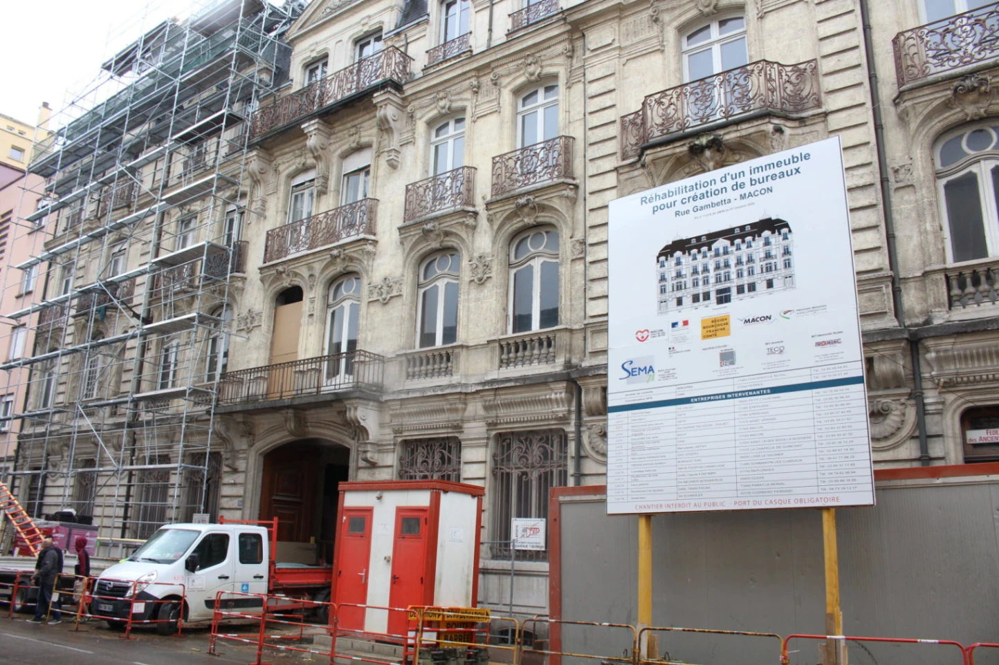 les-travaux-dans-l-immeuble-gambetta-ont-demarre-le-1-er-mars-pour-une-duree-de-pres-d-un-an-photo-jsl-f-r-1620320195-1